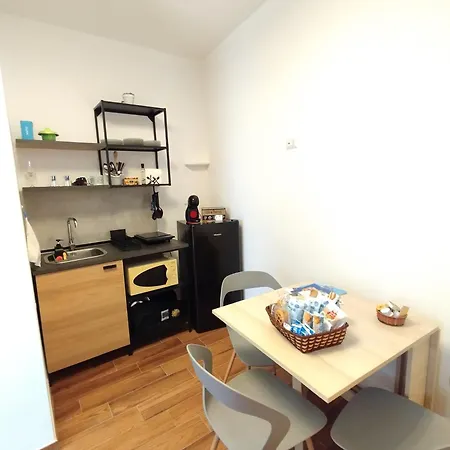 Ravanas 33 アパート *