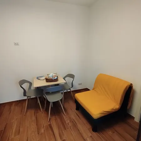 アパート Ravanas 33 *