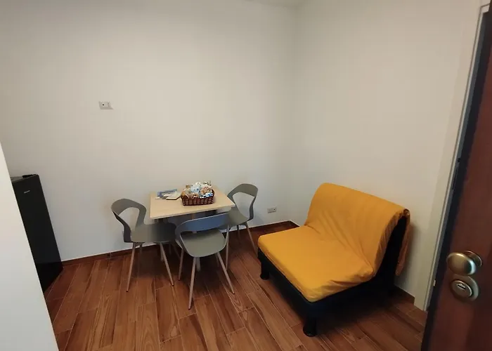 Apartament Ravanas 33 *