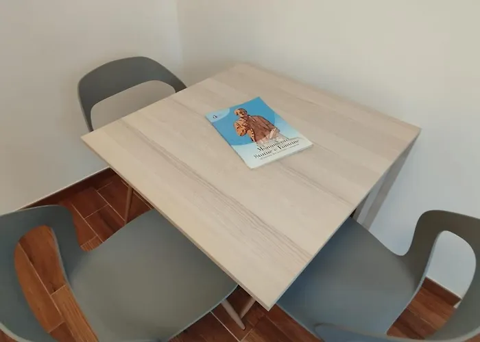 Apartman Ravanas 33 *